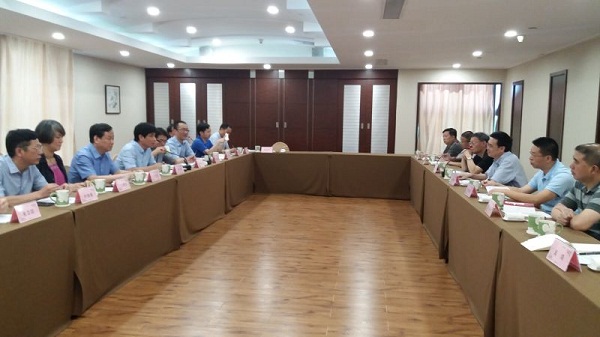 文轩董事长何志勇一行赴浙江出版联合集团学习考察