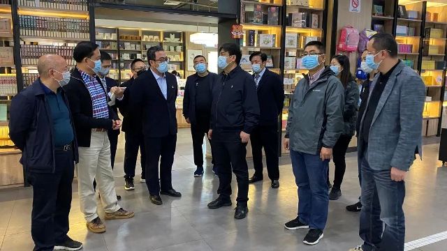 罗勇董事长一行到泸州业务与管理机构调研