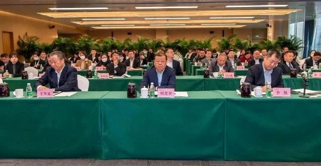 新华文轩召开经营管理工作研讨会