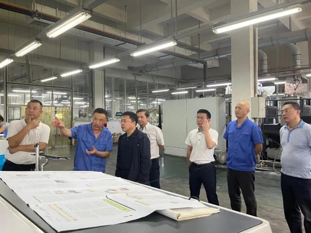 中共四川省委宣传部副部长孟华到新华文轩调研检查秋季“课前到书”工作